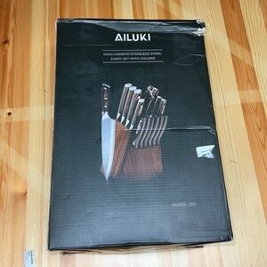 KNIFE SET 15 PCS AILUKI need extra label cause it’s weight more than 8 pounds